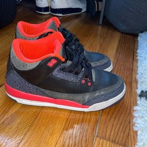 Air Jordan 3 retro “crimson” size 5.5 grade school